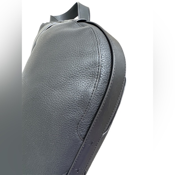 Tory Burch Black Leather Shoulder Bag with Gold Accent - Picture 14 of 16